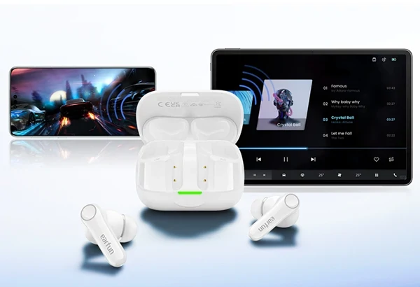 EarFun Air Pro 4+ AI fordítós vezeték nélküli fülhallgató, adaptív zajszűréssel és dupla hangszórókkal, IP55, BT6.0 - Fehér (TW700W)